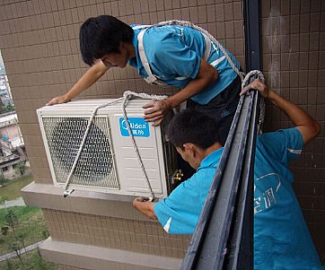 ���{���b